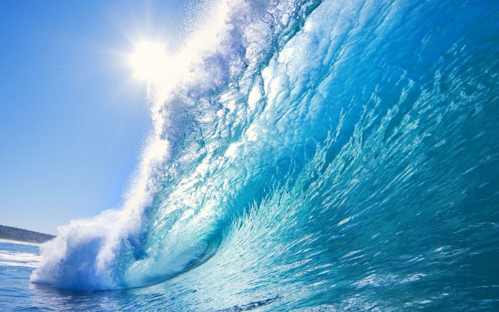 HD Image of Waves on a Beach
